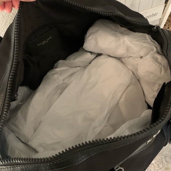 New Mk large men duffle/ backpack - Picture 9 of 15